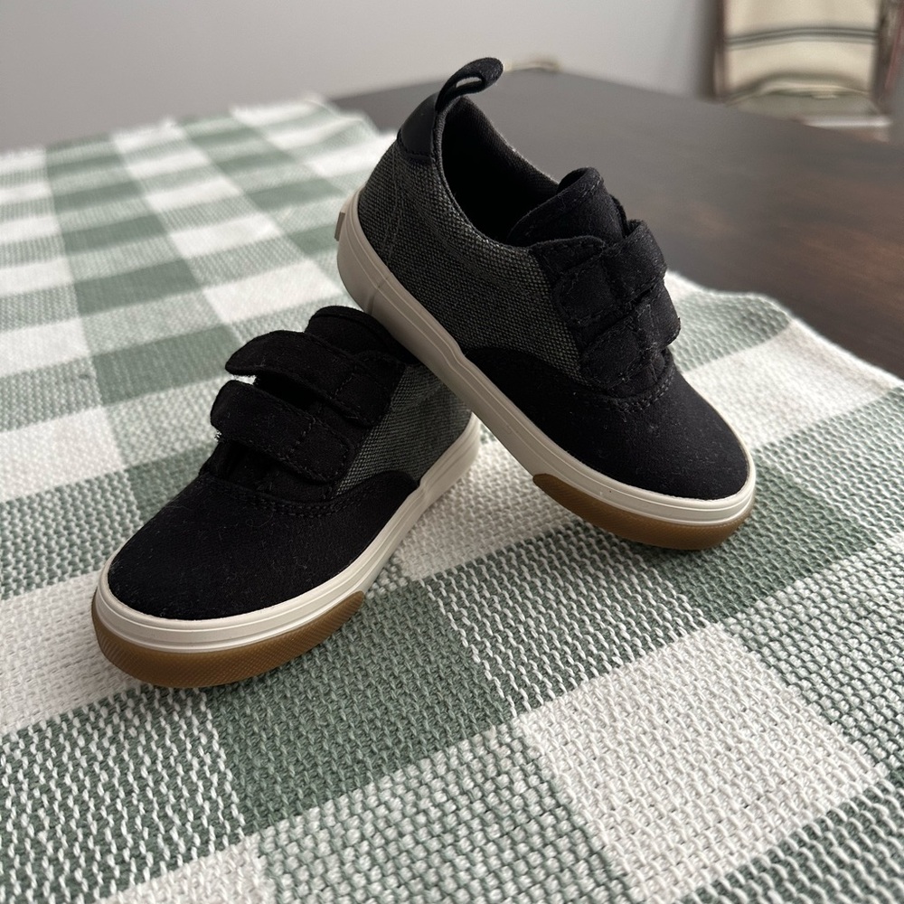 Kids Old Navy Sneakers